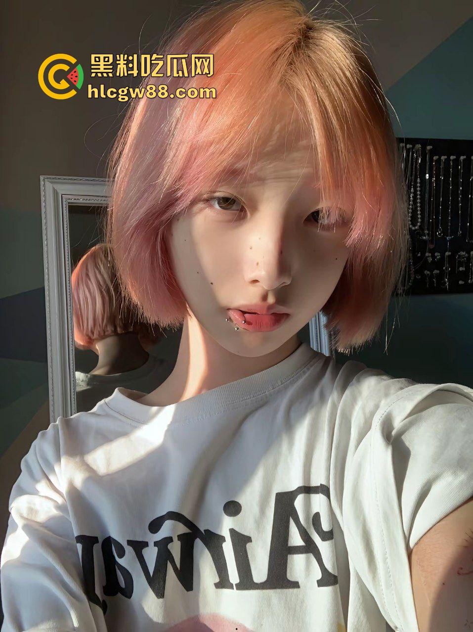 杭州气质女神反差婊【陈茜】大学毕业沦为大哥肉便器母狗，淫荡口交后入操逼性生活丰富！-1