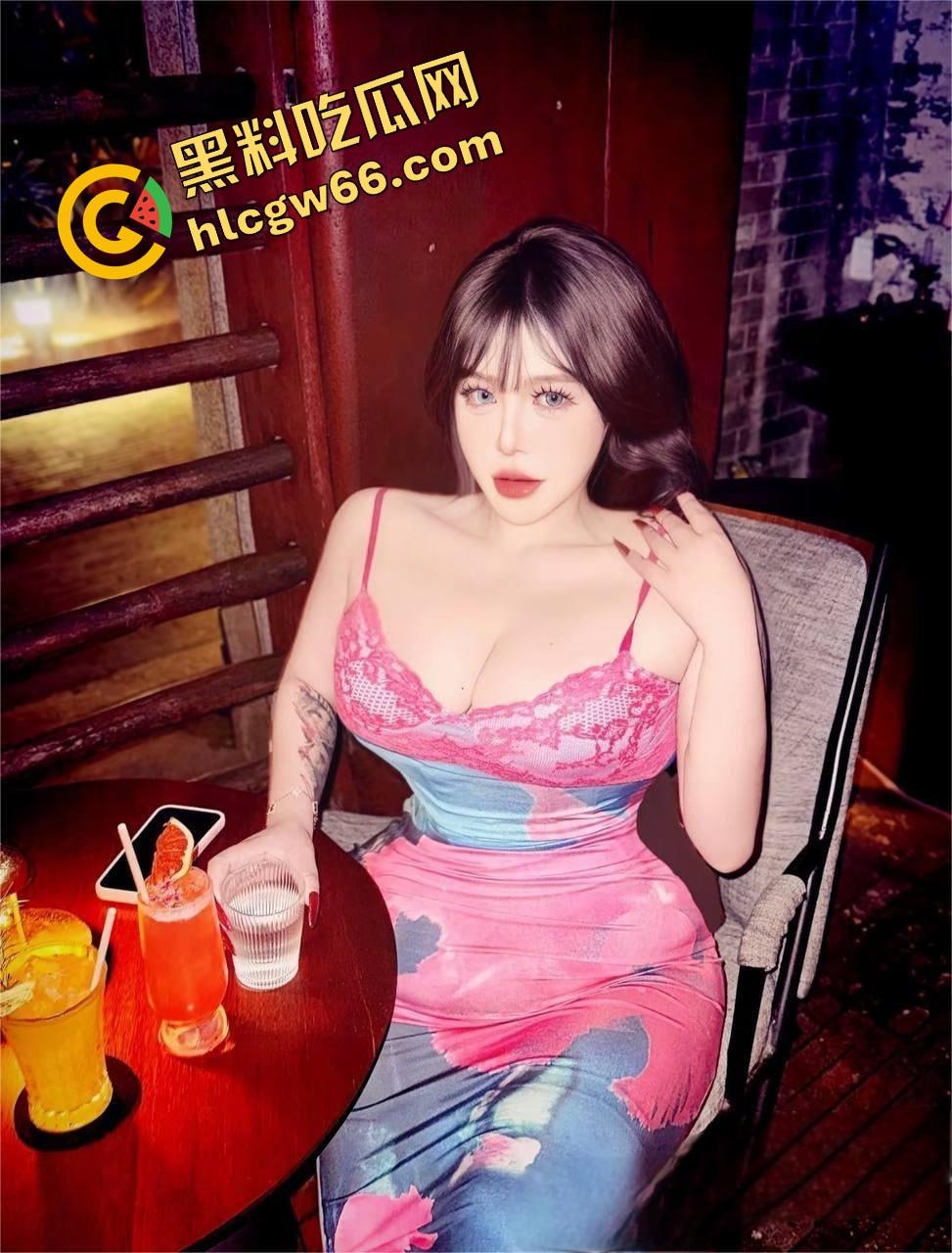 抖音巨乳『K酱』实锤外围女，真名吴佩筠广东接客，4888包夜随便玩，巨奶啪啪响玩到爬不起来！-4